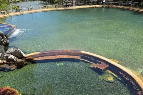 Coron: Guided Town Tour with Hot Springs and Snacks