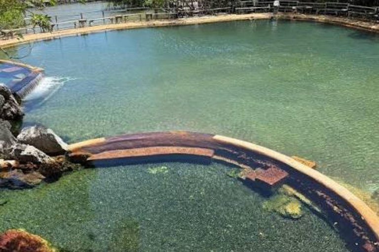 Coron: Guided Town Tour with Hot Springs and Snacks