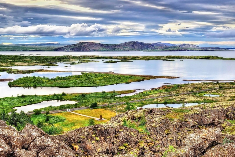 Z Reykjaviku: całodniowa wycieczka do Złotego KręguWycieczka w j. angielskim z odbiorem