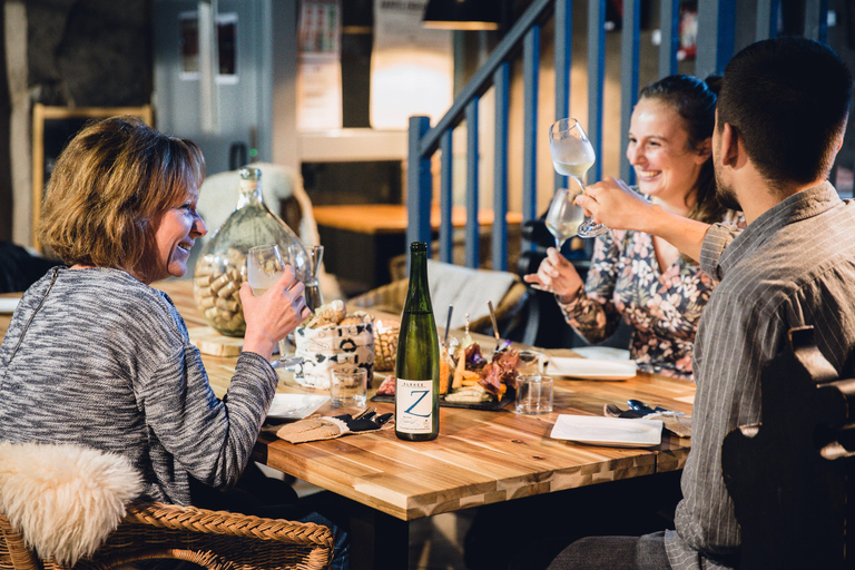 Tour immersivo della cantina, degustazione e cena a buffetTour in francese