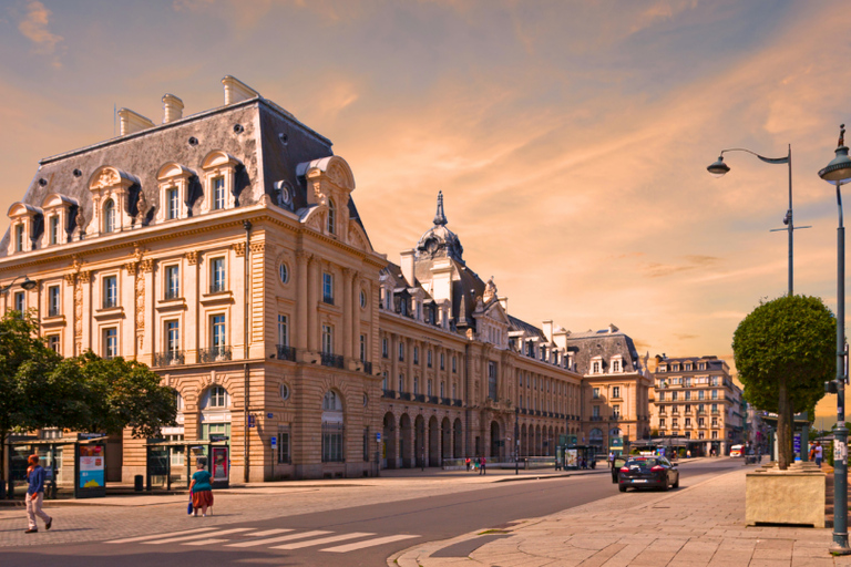 Rennes: Guided Tour on Your Mobile Rennes: Private Guided Tour with Your Mobile Phone