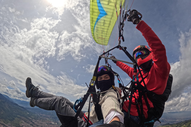 Medellín: San Félix Paragliding Experience