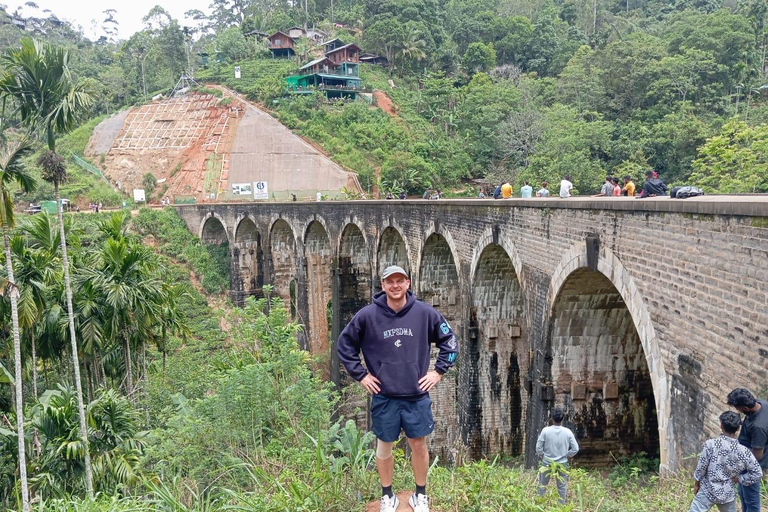 From Colombo or Negombo: Ella Day Trip with nine arch bridge