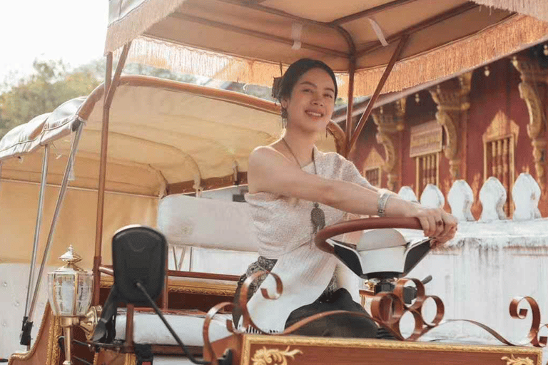 Luang Prabang: 20-Minute Vintage Electric Car Ride