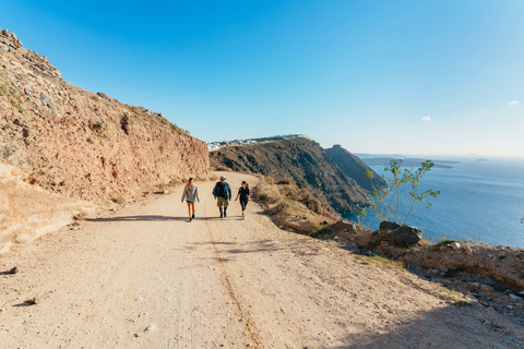 Santorini: begeleide wandeling naar krater en zonsondergang