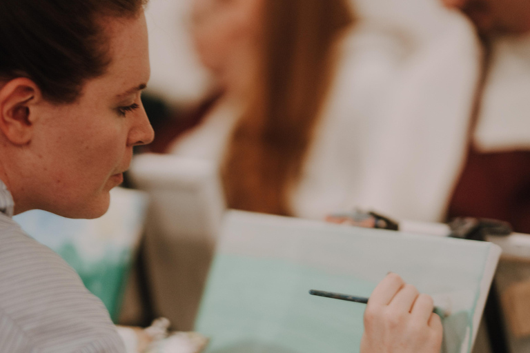Berlin: Paint & Drink Workshop with Wine Tasting