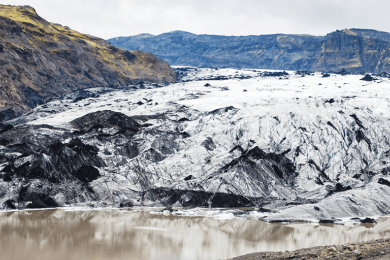 ريكيافيك: الساحل الجنوبي ورحلة المشي لمسافات طويلة عبر نهر سولهايماجوكول الجليدي