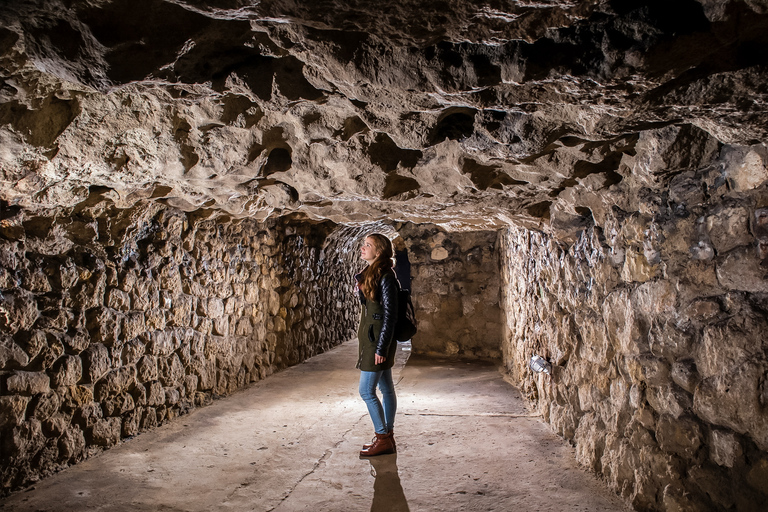 Budapest: recorrido a pie por las cuevas del castillo de Buda