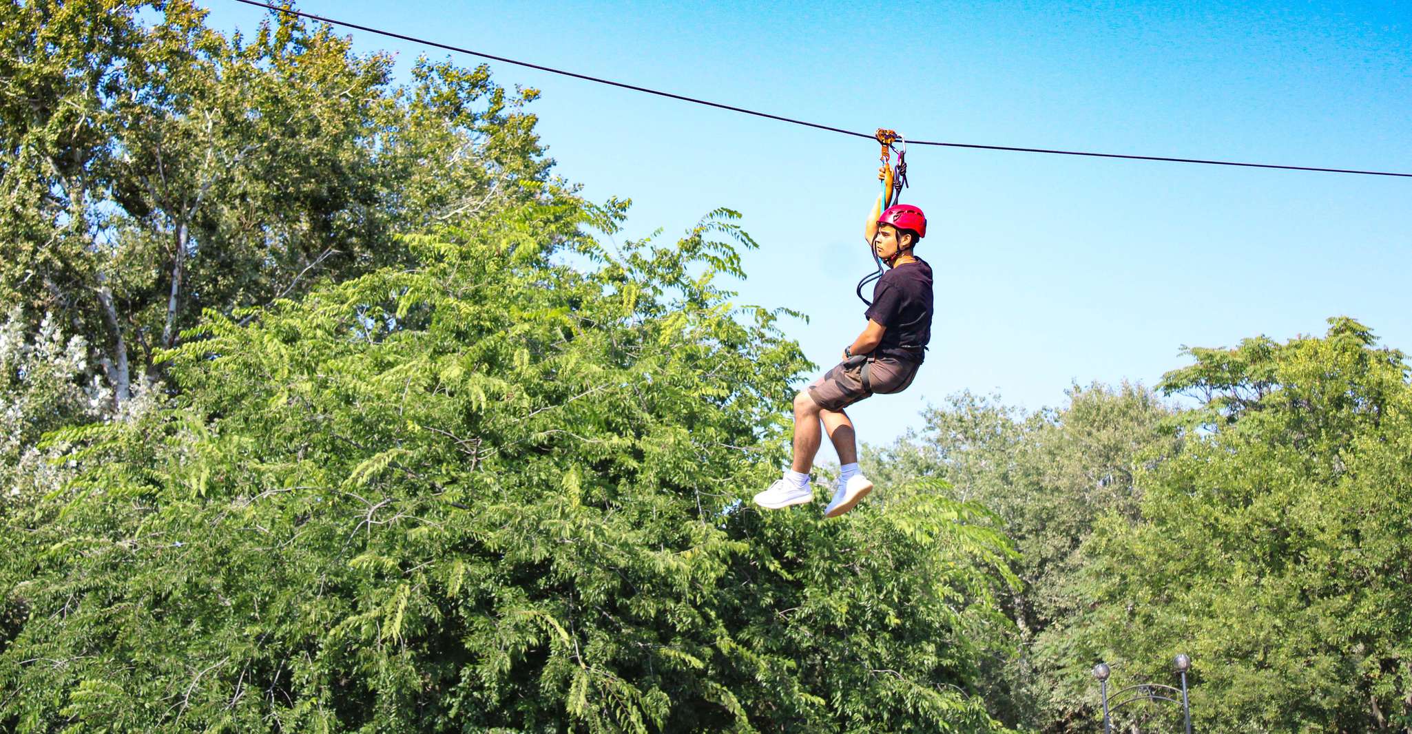 Emozioni della Zip-Line nel Monte Kigali - Hizvo