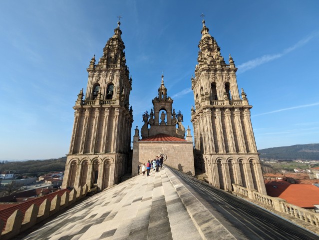 Visit Santiago Cathedral Visit with rooftops and Portico optional in Santiago de Compostela, España