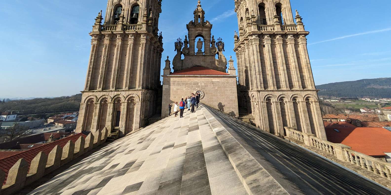 サンティアゴ・デ・コンポステーラ：大聖堂とカラッカ塔の屋根ツアー
