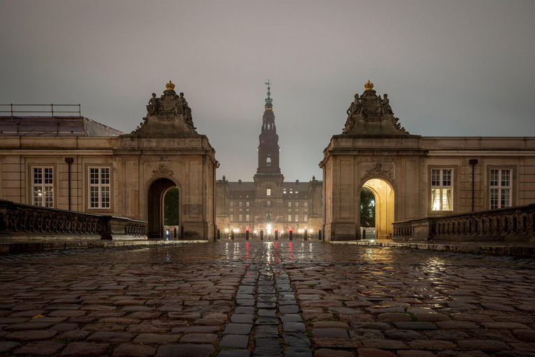 Copenhagen: Photography Masterclass - Private Photo Lesson Copenhagen Photography Masterclass - Night Tour