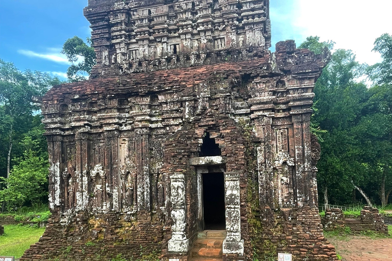 Hoi An: My Son Sanctuary Guided Tour with Lunch & Boat Trip Hoi an : My Son Sanctuary Guided tour. Lunch. boat trip