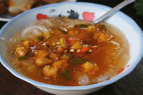 Hue City: Walking Food Tour at real local spots Private Group