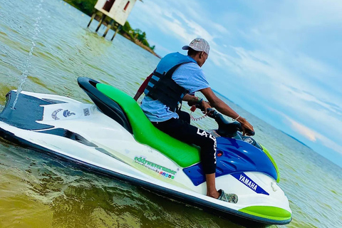 Entebbe: Lake Victoria Jet Ski, Speedboat, & Tubing Tour
