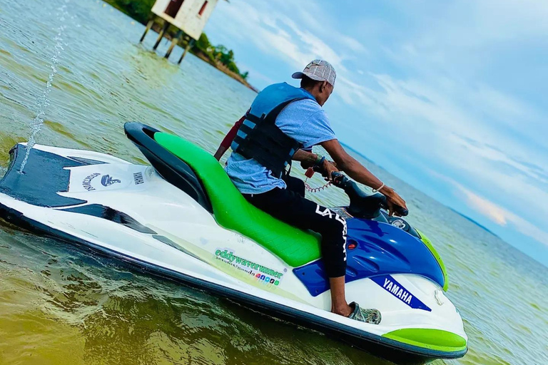 Entebbe: Lake Victoria Jet Ski, Speedboat, & Tubing Tour