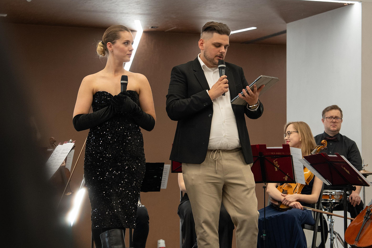 在格但斯克欣赏现场音乐会，绘画和品酒！格但斯克绘画和葡萄酒体验（含现场音乐会）！