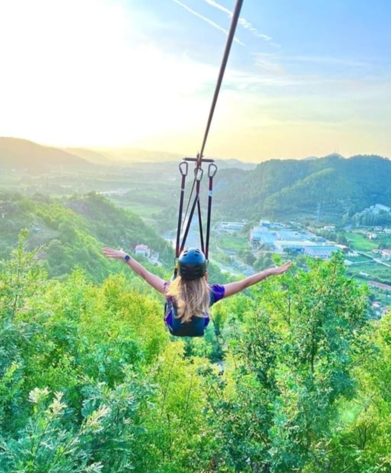 Durrës/Golem: Zipline in Albanien und Ausblicke auf Petrela
