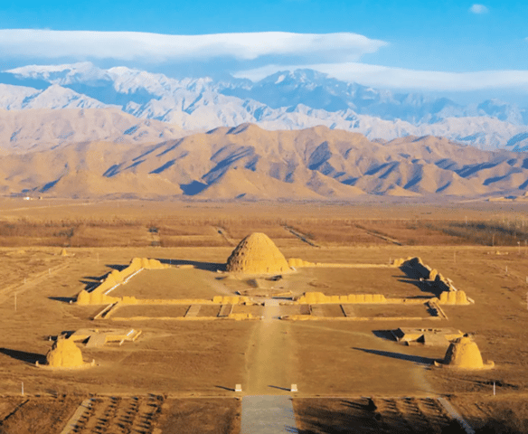 Yinchuan: Western Xia Tombs & Helanshan Rock Paintings Tour