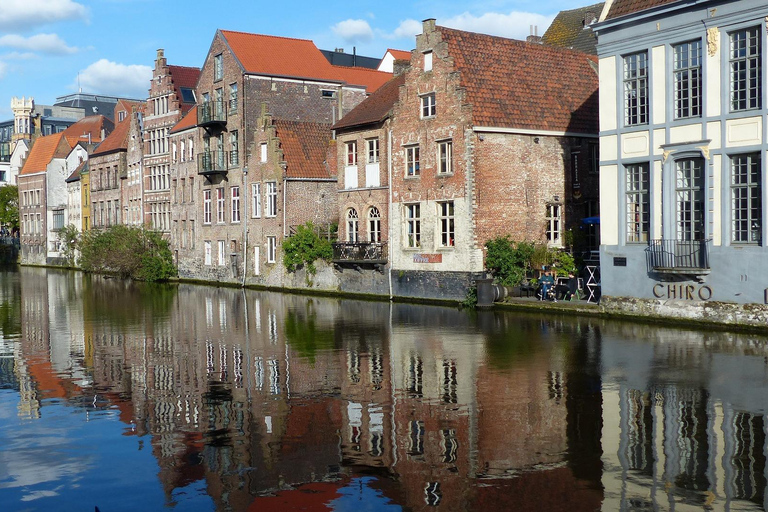 Von Amsterdam aus: Tagestour Antwerpen und Gent mit Guide