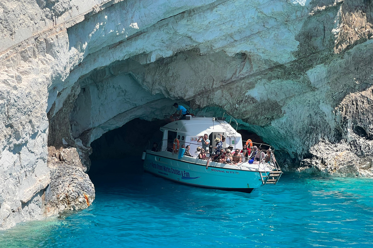 Zakynthos: Shipwreck Beach Tour, 3 Swim Stops & Transfer