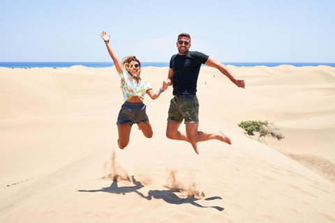 Gran Canaria: Private Playa del Inglés Holiday Photoshoot Standard: 20 photos | 30 mins