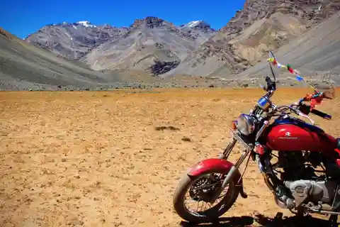 From Manali: 10-Day Motorbike Expedition to Leh and Srinagar