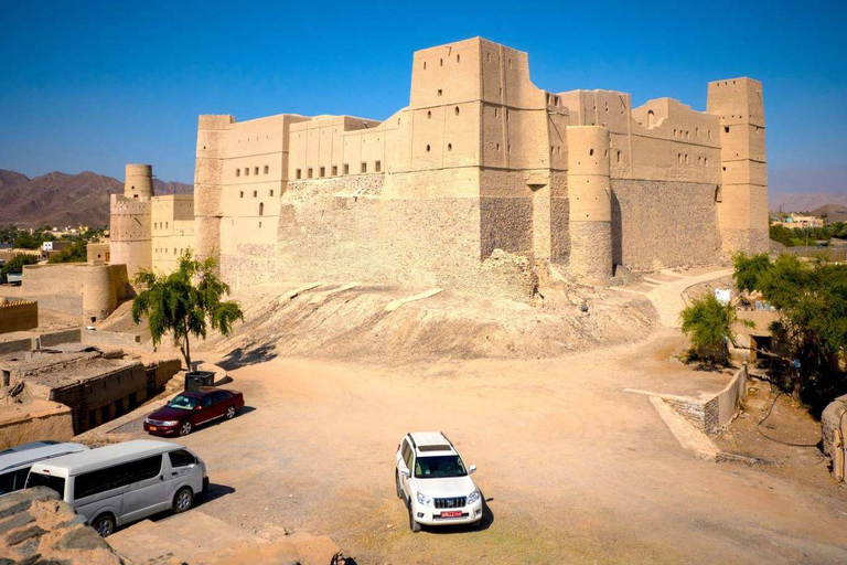 Hele dag naar Nizwa Markt &amp; Fort-Jabreen Kasteel-Bahla Fort