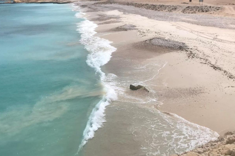 Muscat: Fins View, Wadi Jahal & Bimmah Tour