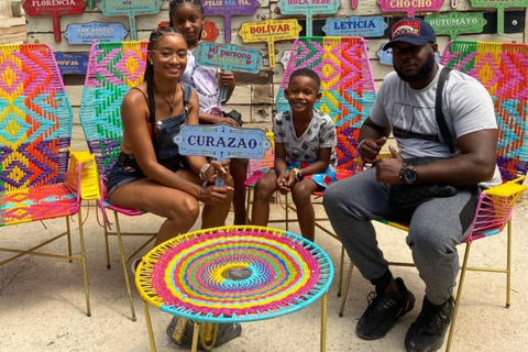 Medellín: Guatapé &amp; Piedra del Peñol Private Tour