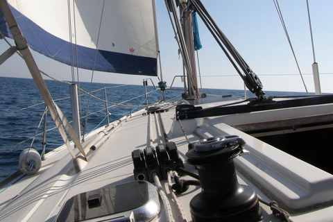 Tel Aviv: Private Yacht Tour with Wine and Guide