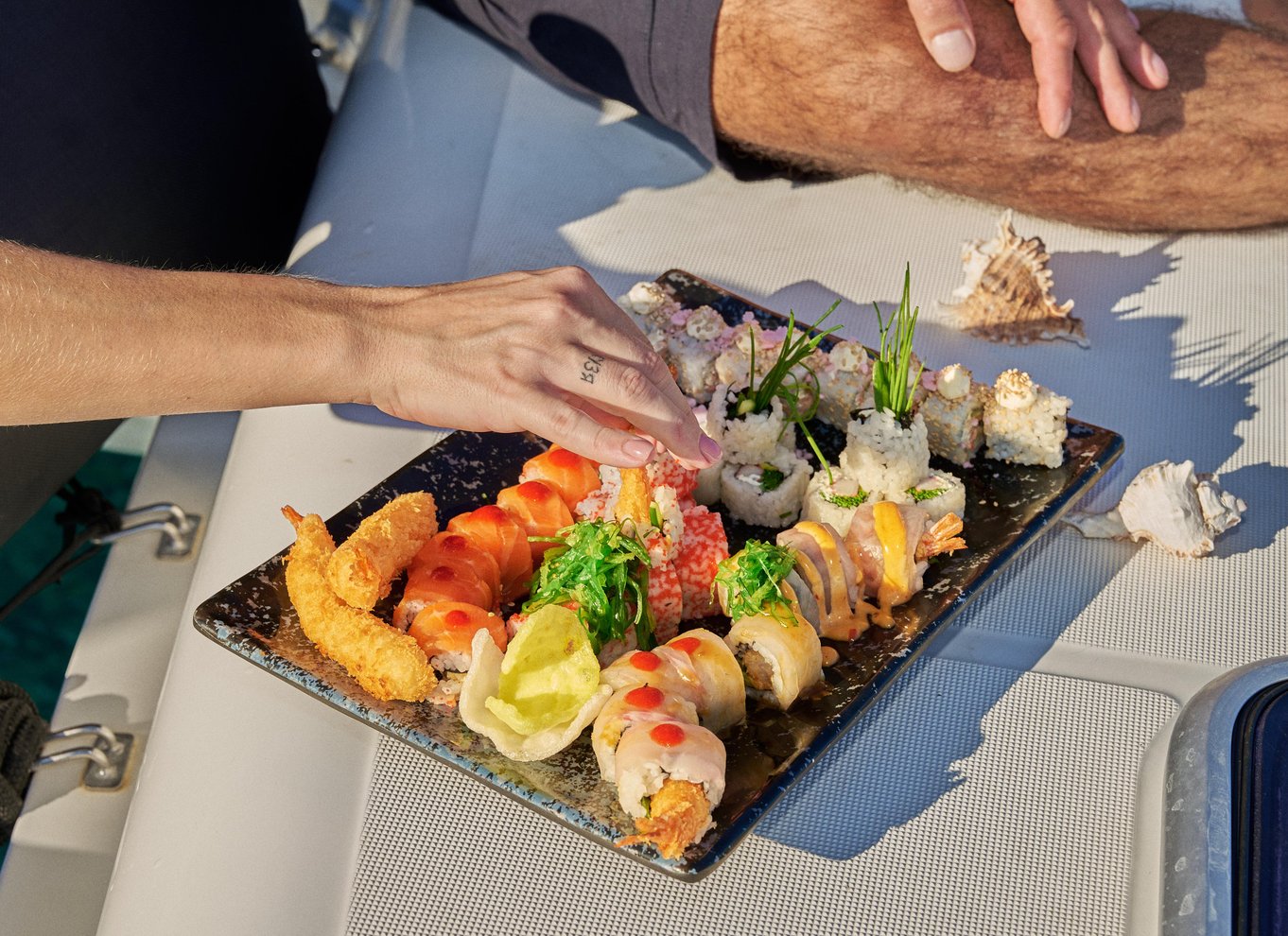 Hersonissos: Luksus katamarantur ved solnedgang med sushi og fri bar