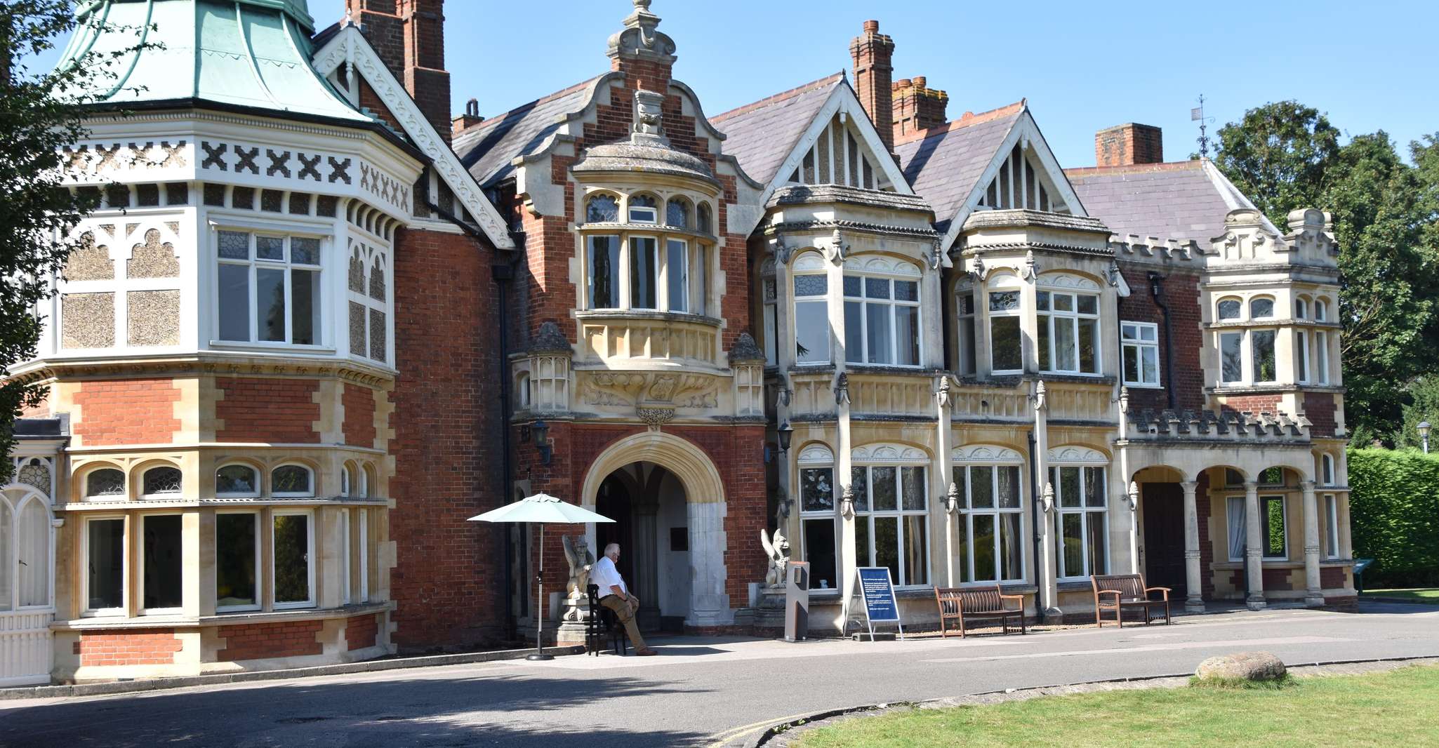 Private Day Tour to Bletchley Park. - Housity