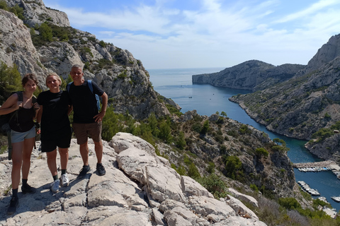 Absolut Calanques de Marsella. Cañones, pueblo de pescadores y playa turquesa