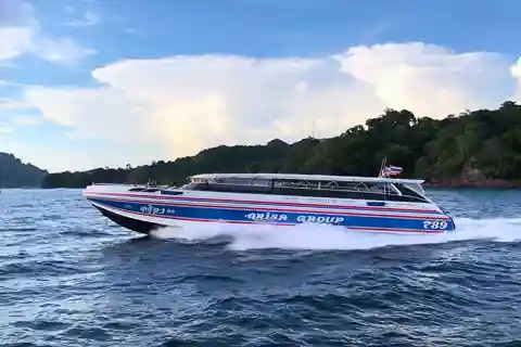 Transfert en bateau rapide entre l'île de Phi Phi et Koh Yao