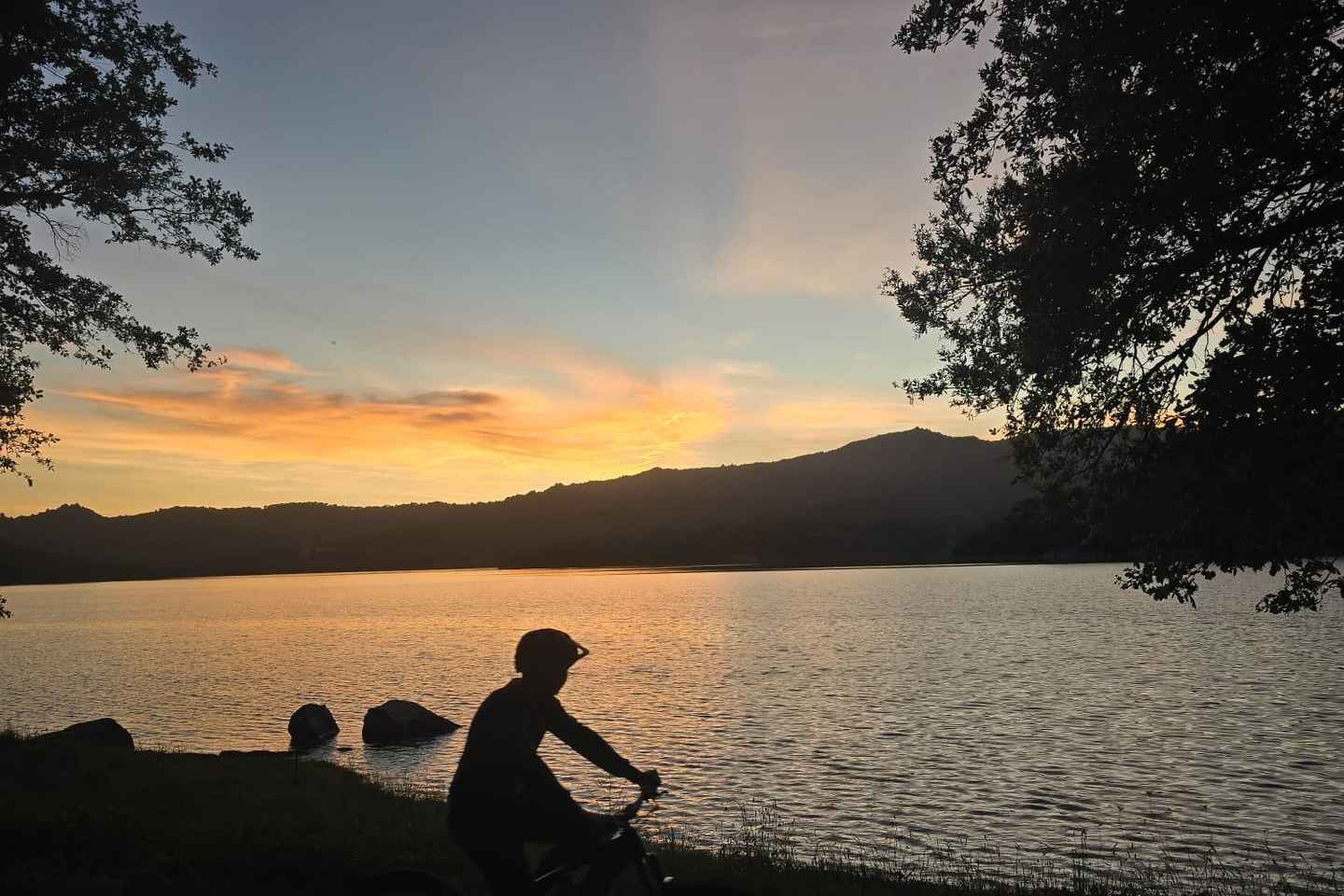 Sardegna: Escursione in Ebike + aperitivo al tramonto sul lago di Gusana