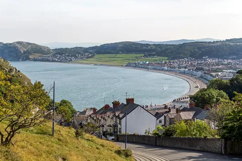 Llandudno Gateway: Snowdonia, Castles & Portmeirion Day Tour