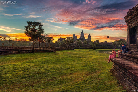 SiemReap: Tour de día completo a Angkor Wat al Amanecer en grupo reducido