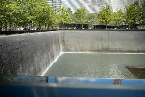 9/11 Memorial & Ground Zero Tour with Optional Museum Ticket