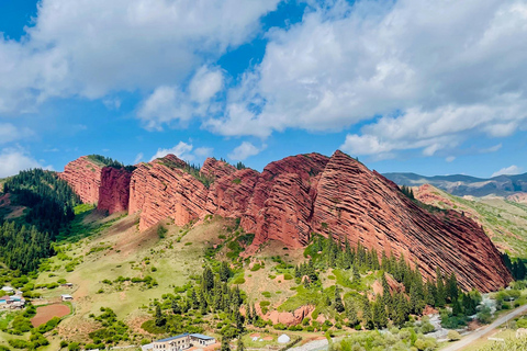 4 Days Issyk Kul Tour: Eagles, Yurts and Nomadic Traditions