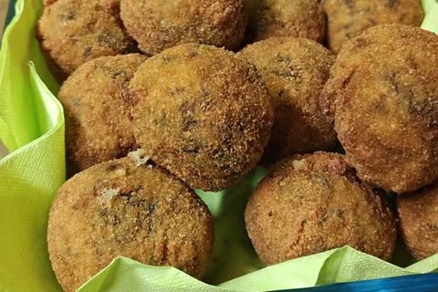 Syracuse: hands-on Arancine lesson with a chef from Palermo