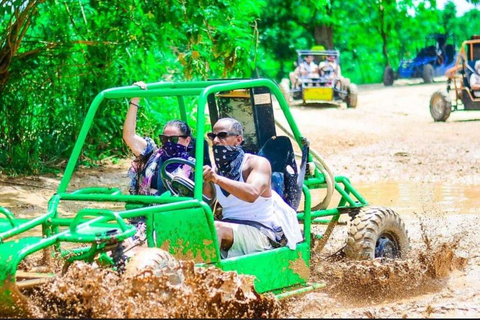 Punta Cana : Gedaan Buggy Excursies AtV /cenote op het Strand