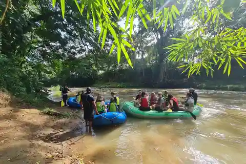 La Fortuna: Rio Penas Blancas Safari Flytande tur