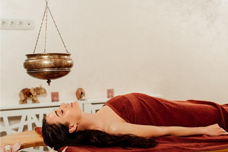 Mumbai: Muktaa Wellness Spa Experiences at Marine Drive Full Body Hot Herbal Oil Therapy - 60Mins