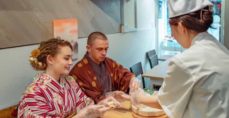 Osaka Dotonbori: Sushi Making Experience