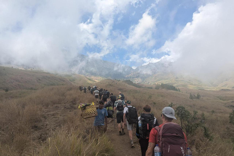 Trekking na górę Rinjani 3D2N