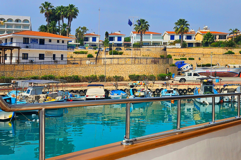 Protaras: Medusa Chill-Out Cruise to Blue Lagoon & Sea Caves