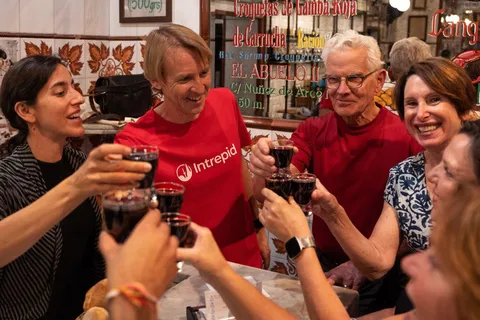 Madrid: Abendliche Tapas Tour mit 5 Tapas-Stops und 5 Getränken