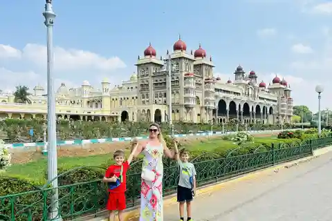 Bangalore: Guided Mysore Highlights & Hidden Gems Tour