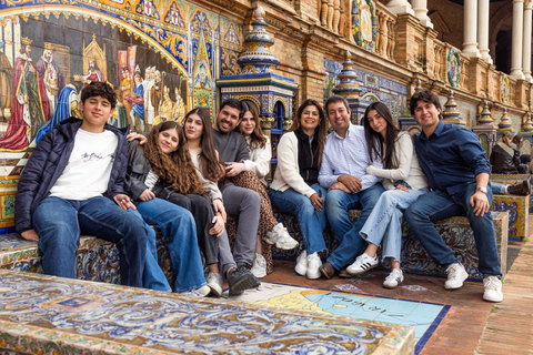 Seville: Professional Photoshoot at Plaza de España Premium 2 Locations 45 Mins | 45 Photos
